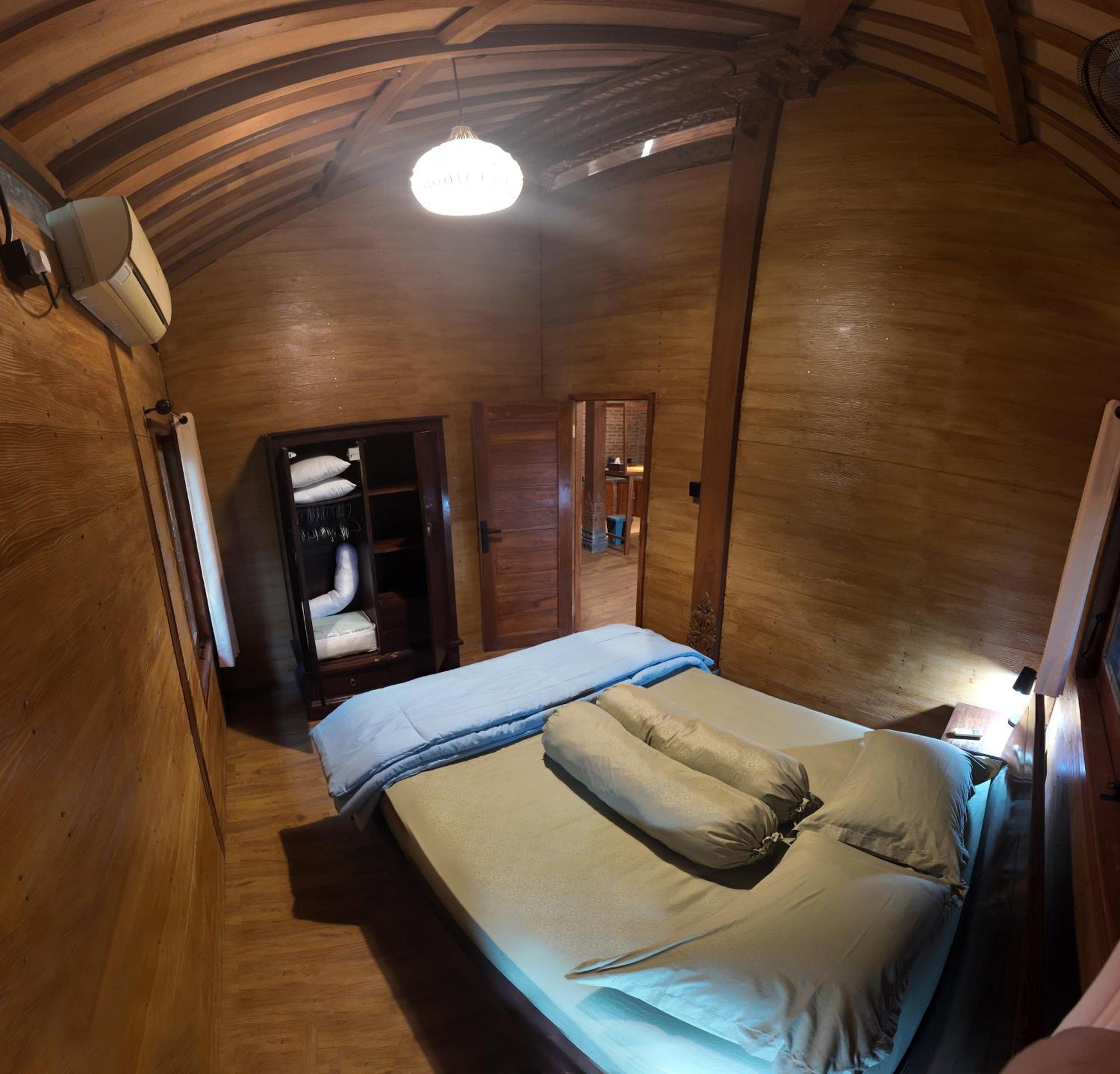 Вилла Private Joglo In Heart Of Sanur Экстерьер фото